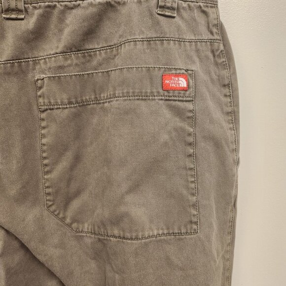 The North Face Mens 36 Short Olive Green Khaki Casual Outdoors Gorpcore Chino Pa - Picture 3 of 9